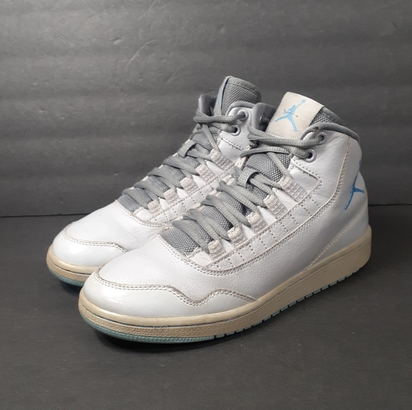 jordan executive off court